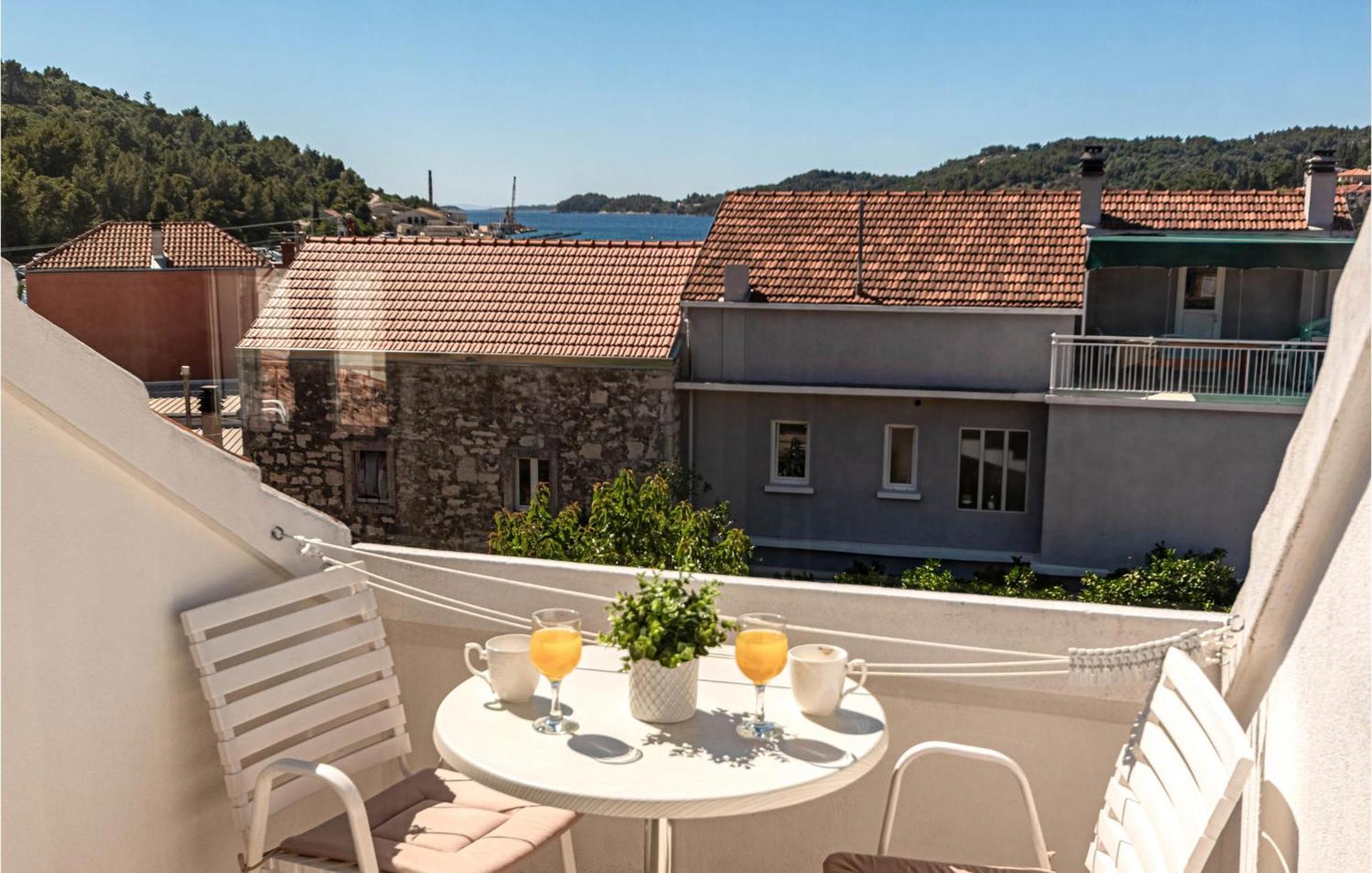 Beautiful Apartment In Vela Luka With Wifi Exterior photo